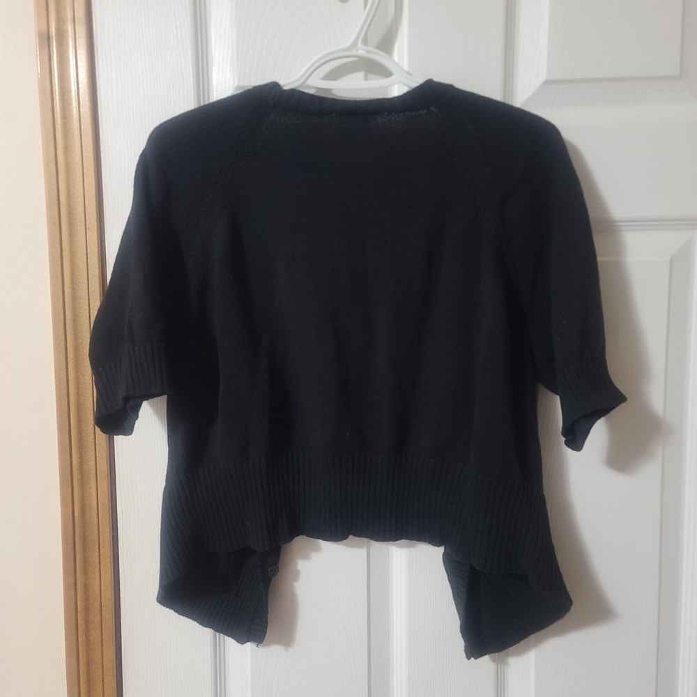 Black Open-Front Short Sleeve Knit Shrug - Picture 2 of 4
